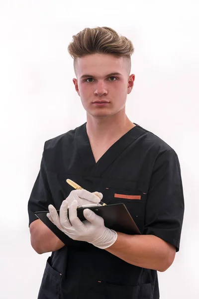 Mladý Lékař Schránkou Perem Izolované Bílém Pozadí — Stock fotografie