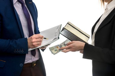 Beyaz bir arkaplanda izole edilmiş ortaklar arasında başarılı bir iş anlaşması. Dolar. Mali konsept