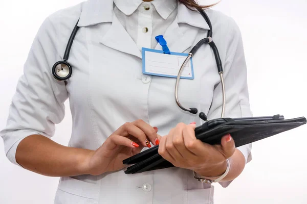 Comprimido Medicamento Mulher Bonita Médico Segurando Comprimido Isolado Branco Uso — Fotografia de Stock