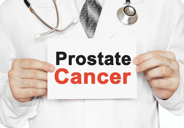 Carta del cancro alla prostata nelle mani del medico — Foto Stock