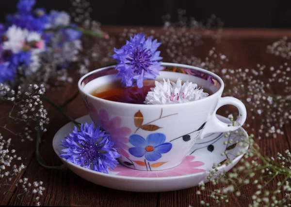 Vintage çifti çay Peygamber ahşap üzerinde