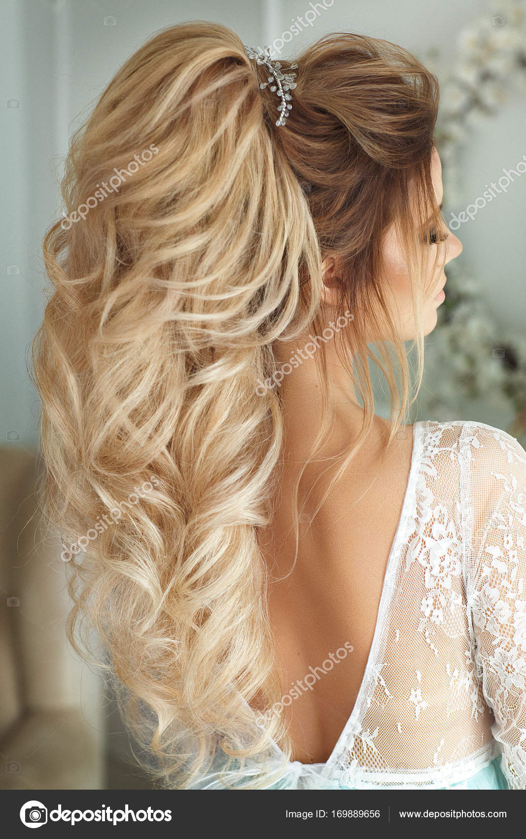 Women Hairstyles for Curly Hair