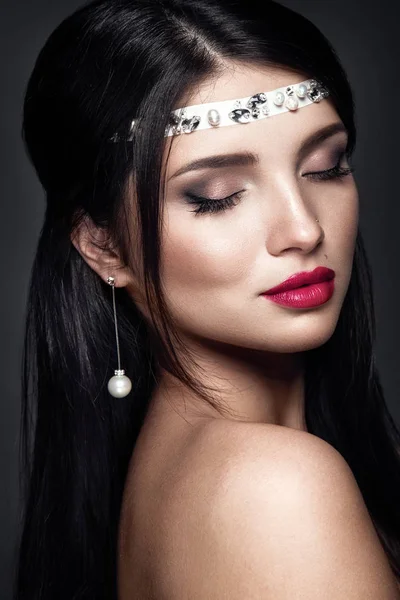 Beautiful woman with gorgeous make up — Stock Photo, Image