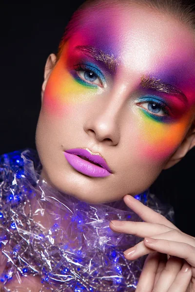 Glamour žena s barevné make-upu — Stock fotografie