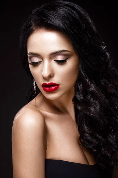 Gyönyörű nő és vörös ajkak — Stock Fotó