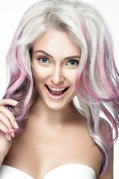 Жінка з рожевим волоссям — стокове фото