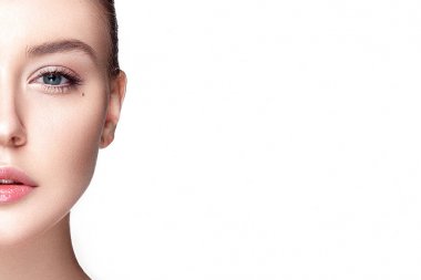 Sağlıklı ciltli bir kadın