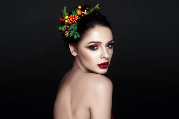 Portret Van Jonge Brunette Model Met Modieuze Red Lips Make — Stockfoto