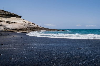 Siyah kum volkanik beach Tenerife, Kanarya Adaları, İspanya deniz manzaralı