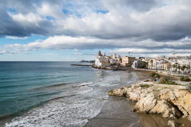 Güzel şehir, Sitges, kış İspanya, Sitges kıyı şeridi manzara