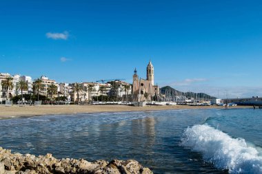Güzel şehir, Sitges, kış İspanya, Sitges kıyı şeridi manzara