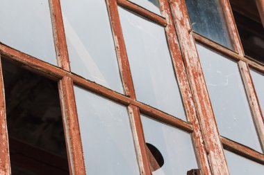 kırık cam pencere Harabeleri