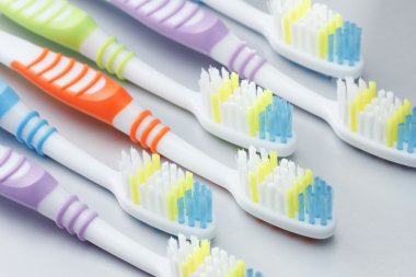 Tablo renkli diş fırçaları