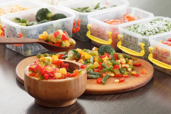 Zdravé potraviny zmrazené zeleniny. Přísady pro vaření. — Stock fotografie