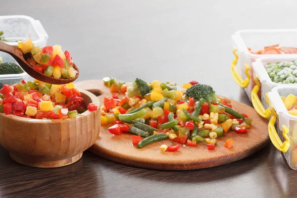 Alimento saludable verduras congeladas. Ingredientes de cocina . — Foto de Stock