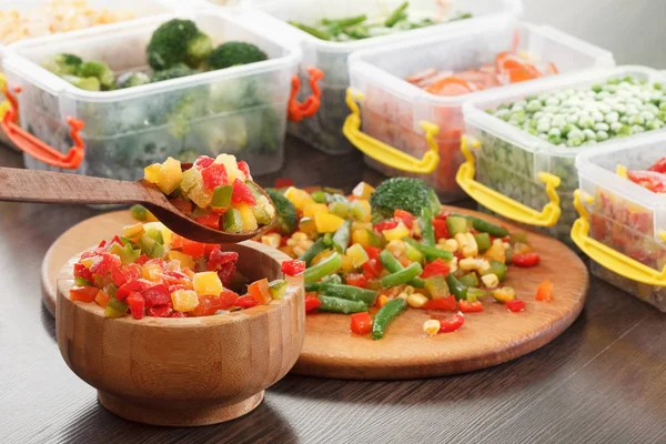 Zdravé potraviny zmrazené zeleniny. Přísady pro vaření. — Stock fotografie