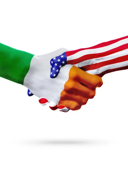 Bandeiras Irlanda e Estados Unidos países, overprinted handshake . — Fotografia de Stock