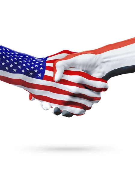 Bandeiras Estados Unidos e Iraque países, parceria aperto de mão . — Fotografia de Stock