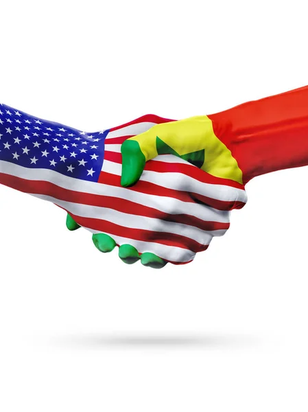 Bandeiras Estados Unidos e Senegal países, parceria handshake . — Fotografia de Stock