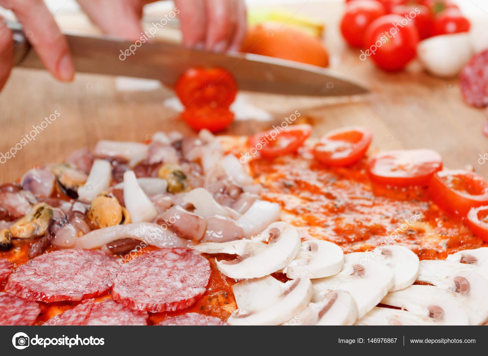 Pizza, pizzacıda olduğu gibi. İtalyan bir şefin tarifi Pizza, pizzacıda olduğu gibi. İtalyan bir şefin tarifi