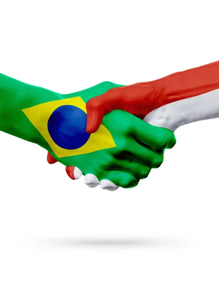 Banderas Brasil, países de Mónaco, asociación amistad apretón de manos concepto . — Foto de Stock
