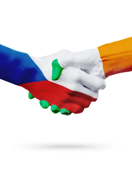 チェコ共和国、アイルランドの国、友好握手なパートナーシップの概念をフラグします。. — ストック写真