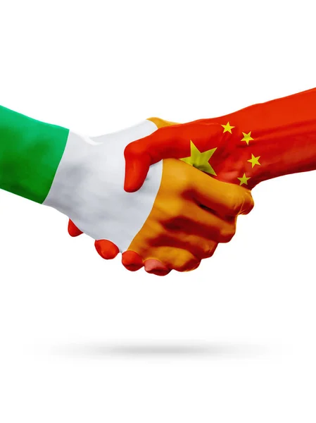 Drapeaux Irlande, Chine pays, partenariat amitié poignée de main concept . — Photo
