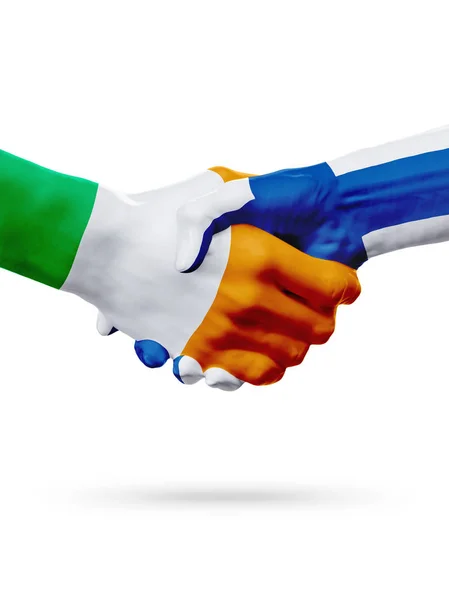 Прапори Ірландії, Фінляндії країн, Концепція партнерства дружби рукостискання. — стокове фото