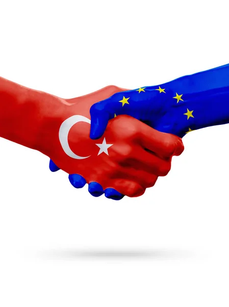 Vlaggen van de Republiek van Turkije, de landen van de Europese Unie, partnerschap vriendschap handdruk concept. — Stockfoto