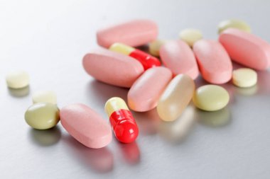 Hapları. Tablet. Kapsül. Tıbbi geçmişi.