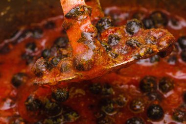 Siyah frenk üzümü reçeli