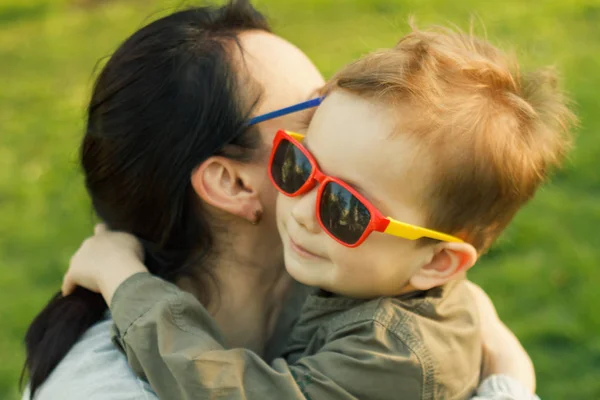 Familia divirtiéndose. — Foto de Stock