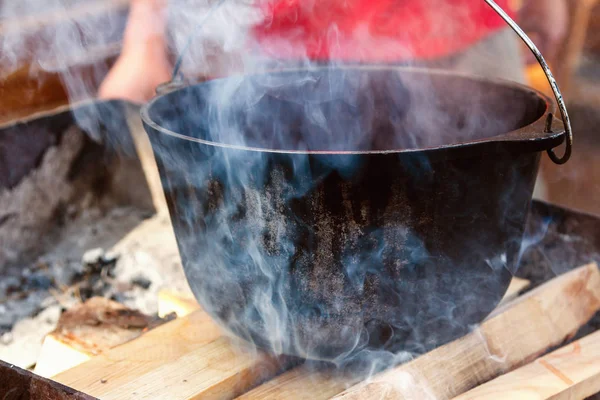 Bir şenlik ateşi Buhar ile kazan