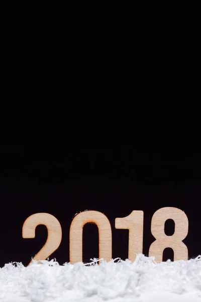 Christmas New year 2018 gemaakt met houten op zwarte achtergrond. — Stockfoto
