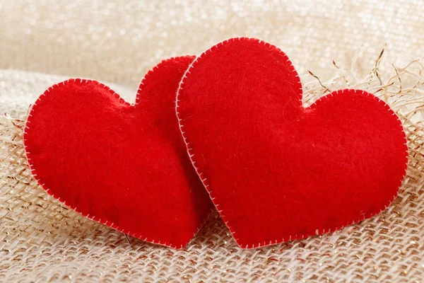 Çul dokusuna kadar yakın ve kalp şekilden hissettim. 