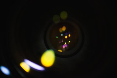 closeup diyafram bıçakları yansıma fişekleri lens ile