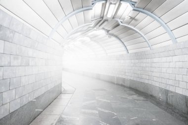 Başarı kavramı tünelin sonunda ışık