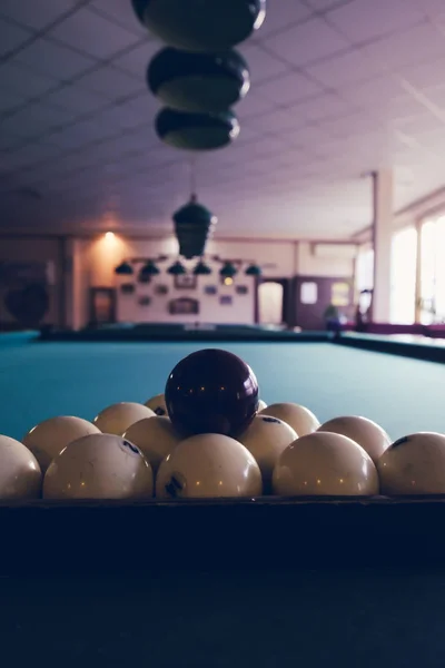 Mesa de bilhar com bolas — Fotografia de Stock