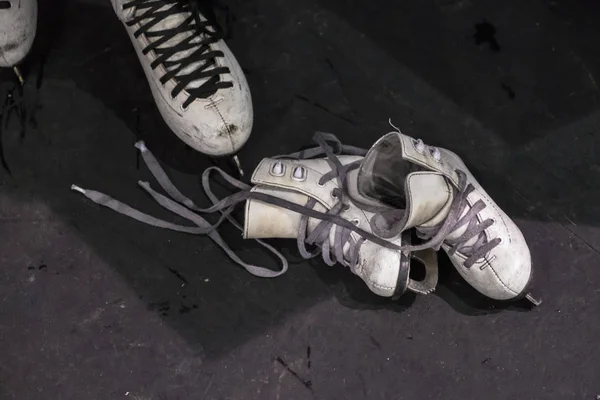 Primer plano de los zapatos de patinaje. Invierno — Foto de Stock