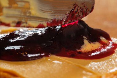 Fıstık ezmesi sandviç ve fıstık makro