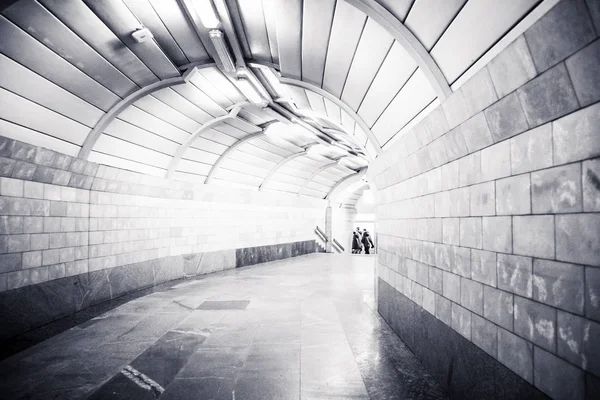 Luce alla fine del tunnel, concetto di successo — Foto Stock