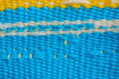 Nane yünlü, tüylü bluzunu