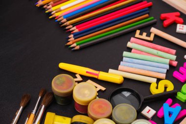 okul malzemeleri karatahta geçmişi