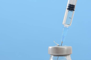 İlaç şişeleri ve şırınga, aşı enjeksiyon, kanser tedavisi, mavi ağrı tedavisi için hazır