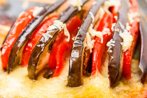 Kabak dolması peynir, domates, biber ile