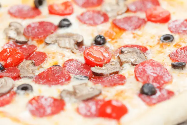 Taze pizza biberli makroda