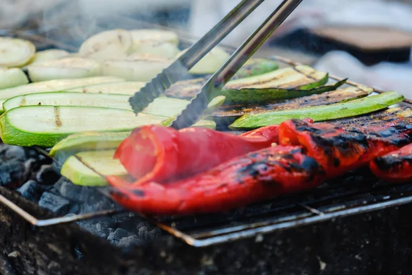 屋外グリル鍋の野菜のグリル — ストック写真