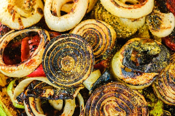 Grilled vegetables on a grill pan, top view close up — Stock Photo, Image