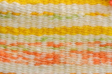 Nane yünlü, tüylü bluzunu