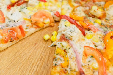 Ahşap zemin, kesilmiş parça pizza pizza